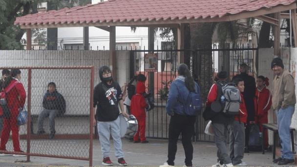Recorren horarios escolares por bajas temperaturas en Sonora Recorren horarios escolares por bajas temperaturas en Sonora