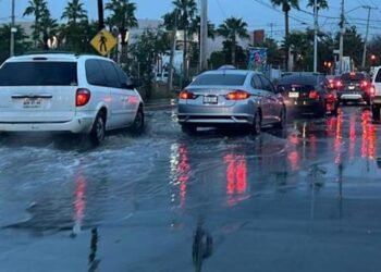 Lluvia afecta a varios semáforos en Hermosillo