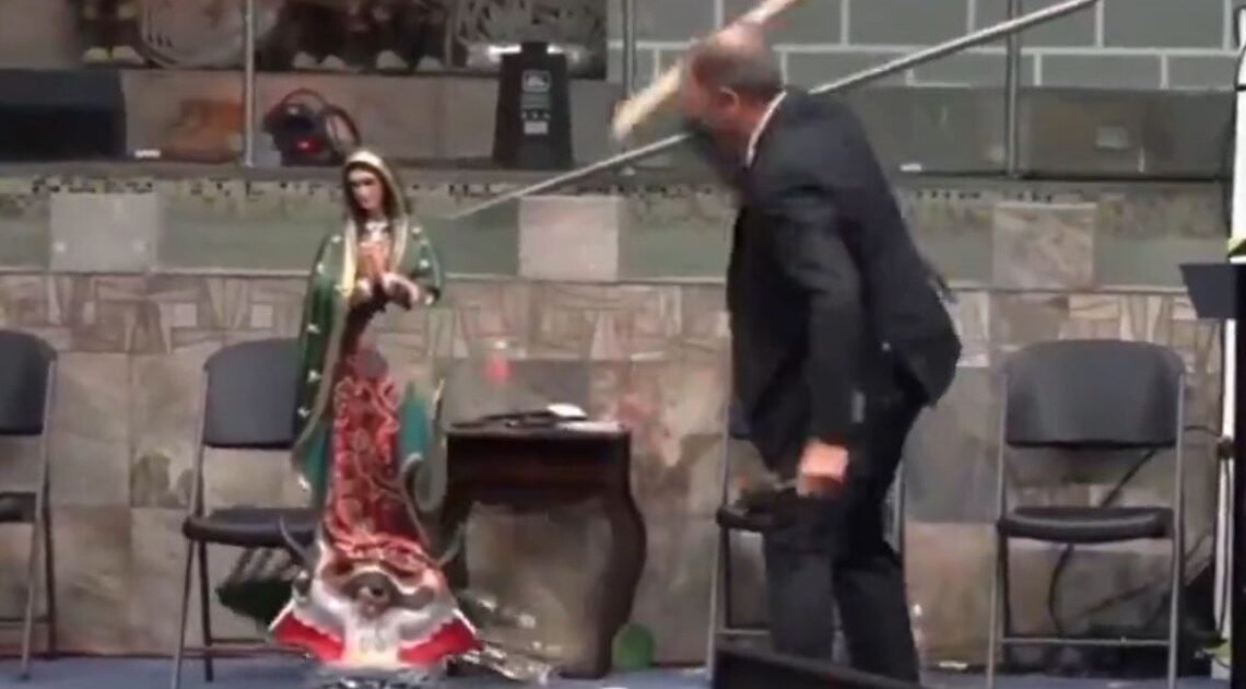 VIDEO: Pastor de Iglesia Bautista rompe imagen de la Virgen de Guadalupe y de la santa muerte