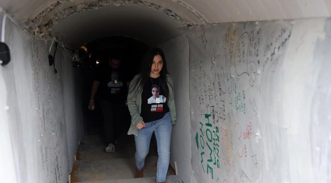 Así es el túnel de Hamás recreado en Israel para “experimentar cómo viven los rehenes”