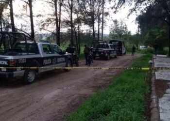 Balacera deja a 3 personas muertas dentro de una casa