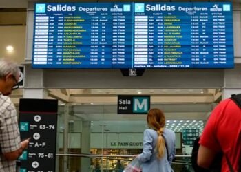 retrasan más de 300 vuelos en el AICM