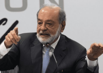 Carlos Slim critica manejo de empresas a cargo de las Fuerzas Armadas