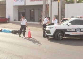 Motociclista pierda la vida al ser embestido por un tráiler