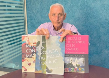 Francisco Ríos León plasma su vida en forma de libros