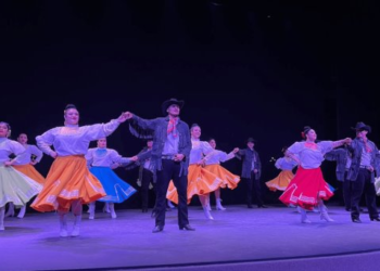 Comparten cultura en el 2do Festival de Folclor Internacional en Hermosillo