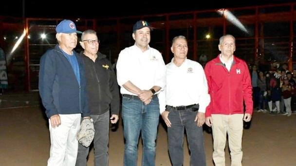 Inauguran tercer campo de beisbol en El Cárcamo Inauguran tercer campo de beisbol en El Cárcamo