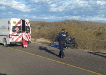 Muere menor al caer de una moto en carretera de Sonora