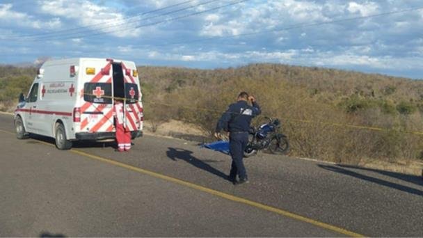 Muere menor al caer de una moto en carretera de Sonora Muere menor al caer de una moto en carretera de Sonora