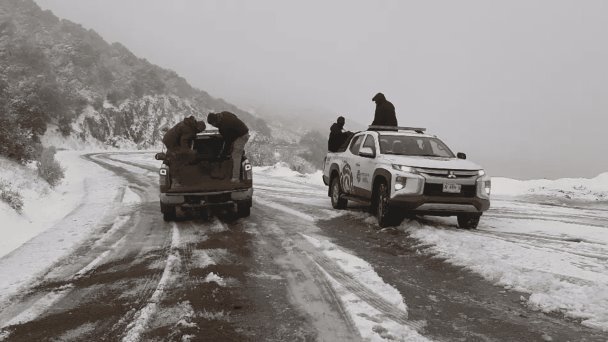 Protección Civil trabaja para reabrir el puerto San Luis tras las nevadas Protección Civil trabaja para reabrir el puerto San Luis tras las nevadas