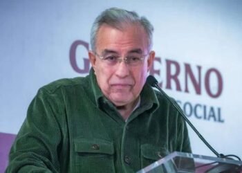 Gobernador de Sinaloa negocia con personas que viven en predios irregulares