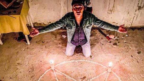 Así fue como el youtuber Yulay documentó los altares satánicos Así fue como el youtuber Yulay documentó los altares satánicos