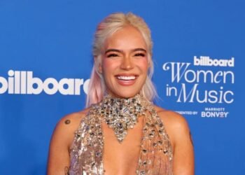 Karol G es Nombrada como Mujer del Año por Billboard