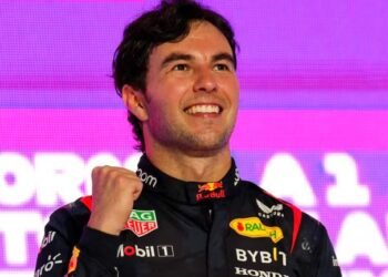 Checo Pérez logra segundo lugar en Gran Premio de Arabia Saudita