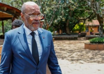 Renuncia del Primer Ministro: Haití en Profunda Crisis Política