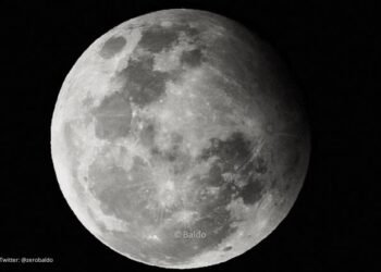 ¡La Luna se viste de penumbra! Espectacular eclipse deleita a los astrónomos