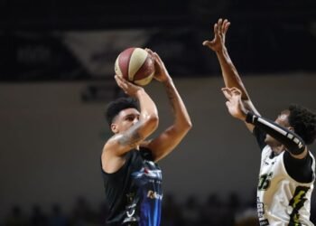 Los Rayos de Hermosillo aplastan al bicampeón en su propia casa