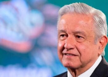 AMLO agradece a mujeres que participaron en marcha del 8M