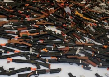 Buscan endurecer penas por uso de armas de juguete