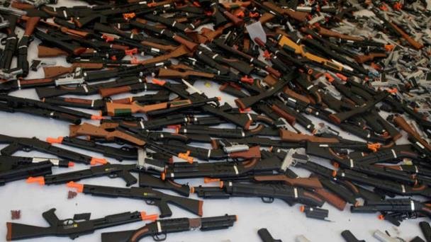 Buscan endurecer penas por uso de armas de juguete Buscan endurecer penas por uso de armas de juguete