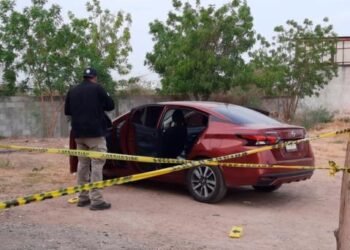 Investigan muerte de fotógrafo encontrado sin vida dentro de su vehículo