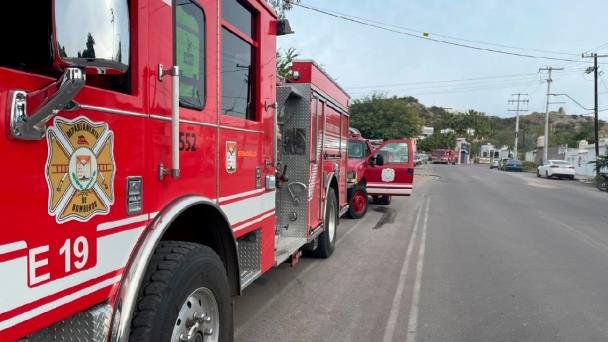 Sofocan incendio en casa de empeño de la colonia Sahuaro Sofocan incendio en casa de empeño de la colonia Sahuaro