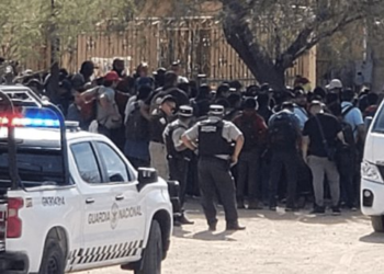 Rescatan a 209 migrantes en condiciones de hacinamiento en Caborca