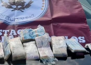 FGR detiene a pareja con más de 2 millones de pesos en Nuevo León