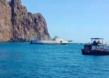 Realizan hundimiento de exbuque de la Semar ‘Suchiate’ en San Carlos