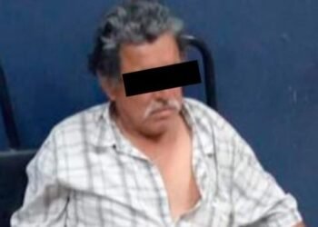 Hombre alcoholizado golpea a su pareja en su lugar de trabajo; es detenido