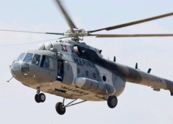 Se desploma helicóptero de la Semar cerca de Michoacán; hay tres muertos