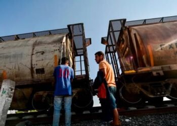 INM rescata a 144 migrantes en vagón de tren en Coahuila