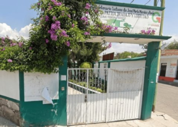 Muere menor de 8 años en escuela; profesor le negó permiso para ir al baño