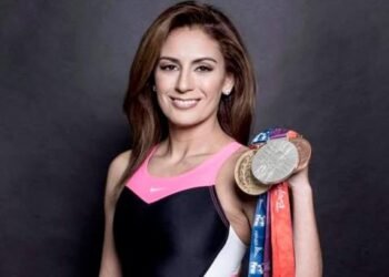 Exclavadista olímpica Paola Espinosa se postula como candidata a diputada