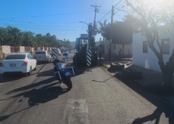 Cierran carril del bulevar Colosio por trabajos de Aguah