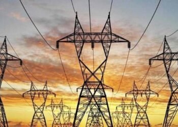 Ordenan a AMLO y Sener dejar de aplicar reforma eléctrica