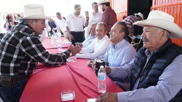 Sector agrícola da respaldo a Manlio Fabio Beltrones en asamblea en Cajeme Sector agrícola da respaldo a Manlio Fabio Beltrones en asamblea en Cajeme