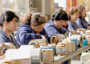 Despega participación laboral de las mujeres en una década