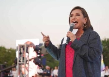 Xóchitl Gálvez planea cerrar refinerías de Cadereyta y Tampico