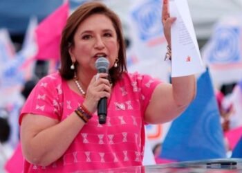 Xóchitl Gálvez asegura que trabajadores de refinerías no perderán empleo