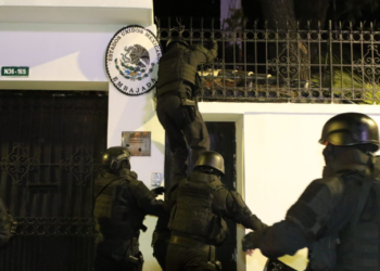 Crisis diplomática: Policía ecuatoriana arresta a exvicepresidente en embajada mexicana