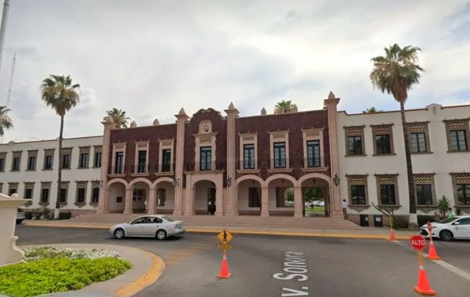 ¡Observa el eclipse solar con seguridad en la Universidad de Sonora! ¡Observa el eclipse solar con seguridad en la Universidad de Sonora!