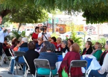 ‘El Borrego’ Gándara se compromete en reunión con vecinos de Fovissste