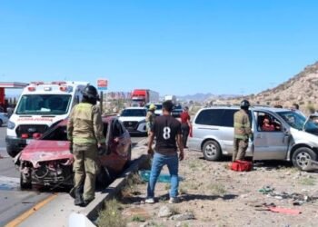 Choque múltiple en salida a Guaymas deja 4 lesionados