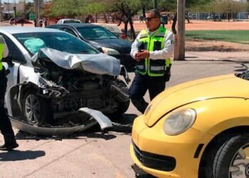 Accidente automovilístico en colonia Carmen Serdán