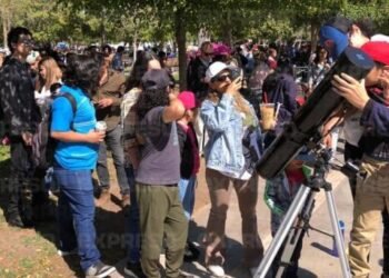 Estudiantes de la Unison disfrutaron del Eclipse Solar 2024