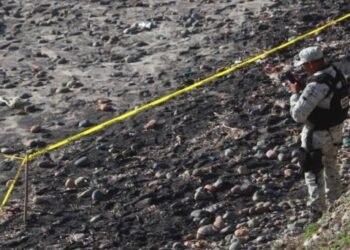 Asesinan a joven tras admitir que arrojó a un hombre al mar