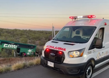 Volcamiento de autobús en carretera Santa Ana-Altar deja dos lesionados