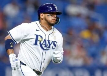 ¡Orgullo hermosillense! Isaac Paredes conecta su décimo jonrón de la temporada en la MLB
