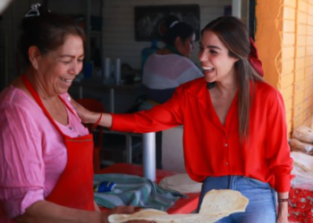 Diana Karina Barreras en recorrido por Hermosillo y ejidos